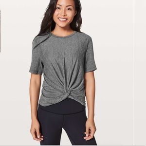Lululemon Crescent Tee Heathered Black size 6/8